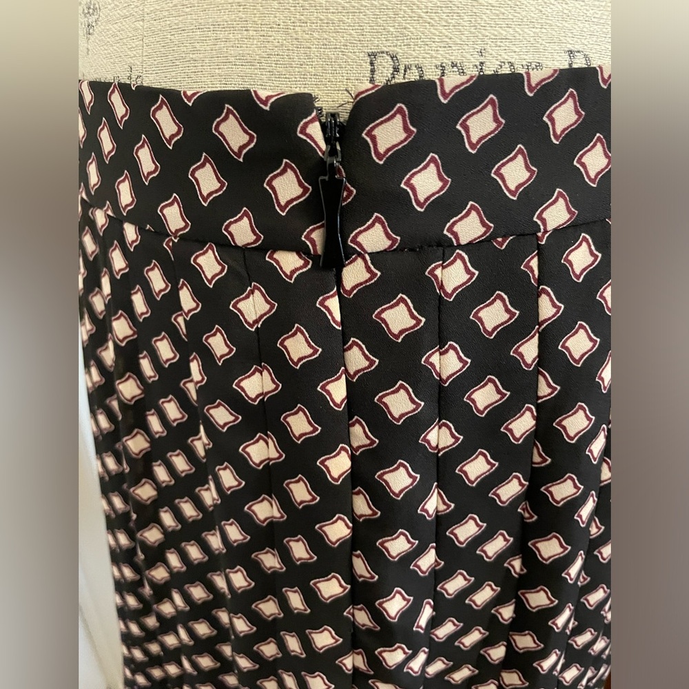 Skirt - Picture 3 of 4